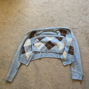 I am selling this cute 2 piece set